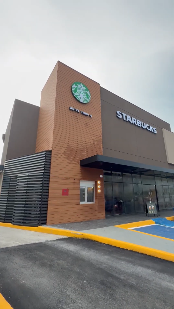 Starbucks Westland — STARBUCKS | ADINA HVAC Starbucks Westland — instalación HVAC ADINA en Westland Mall, Panamá.